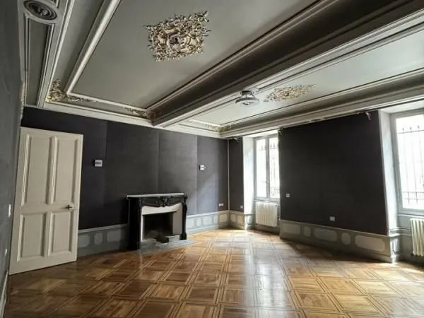 Bureaux 168 m²