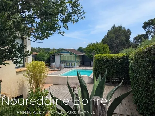 Maison 7 pièces 262 m²