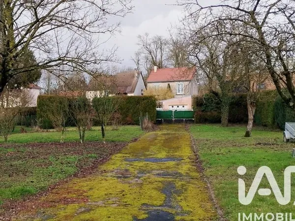 Terrain 750 m²