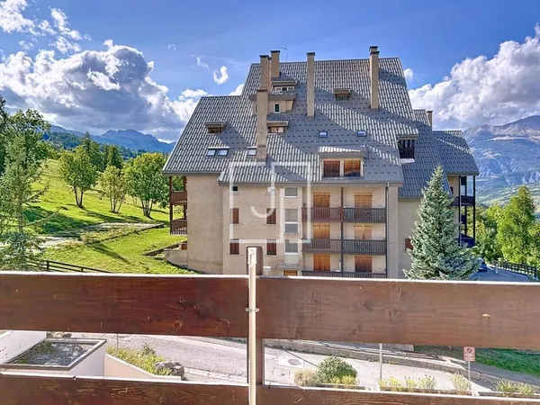 À vendre Studio 22,61 m2 + 2 Places de parking + casier à