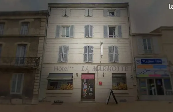 Hôtel bureau 2* 14 chambres
