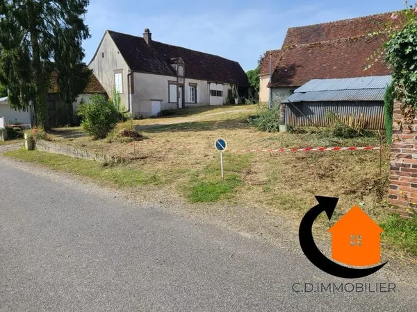 A 7 KM DE LA LOUPE