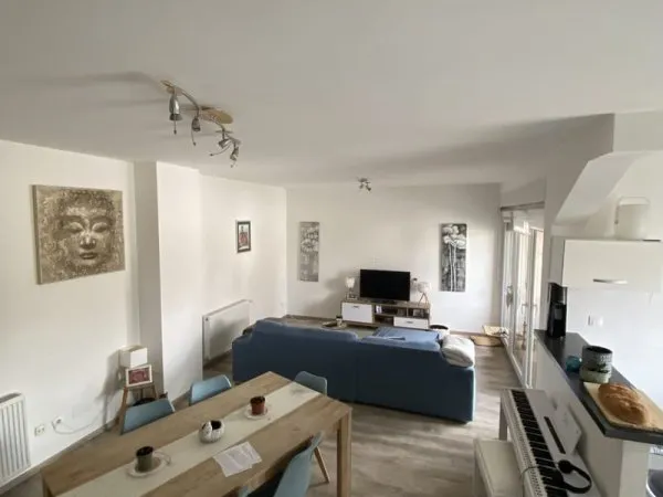 Appartement 4 pièces en triplex avec balcon et garage Duppigheim