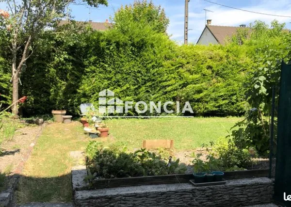 À vendre - Bel appartement F3 en rez-de-chaussée avec jardin privatif à ETAMPES