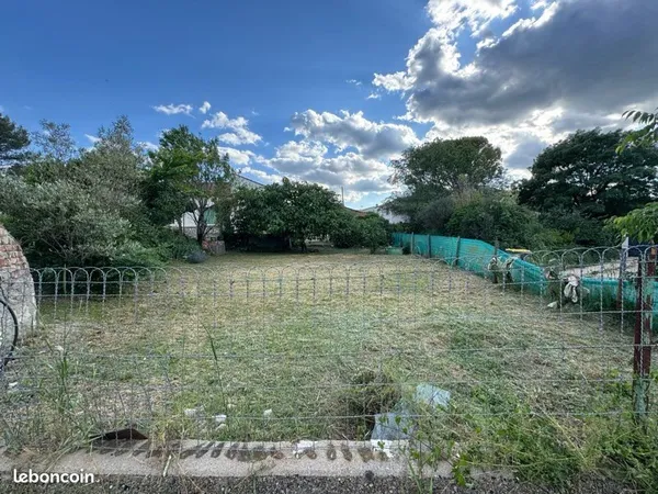 Terrain constructible 407m2 viabilisé