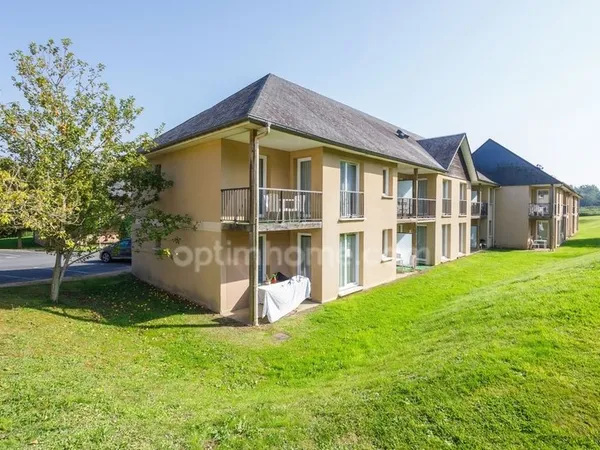 Proximité de Honfleur - Appartement de type T2 cabine - 38.40 m2 - 2 chambres - Terrasse - Parking -