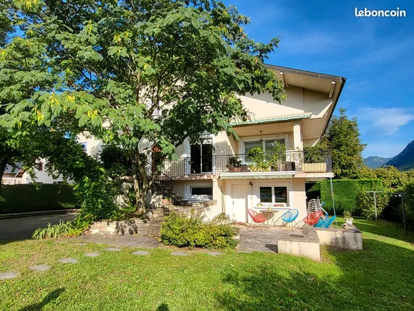 A 15 Minutes de Chambéry-Porte de savoie- commune de francin-maison 235m2-5ch-3 salles d'eau-835m2 d