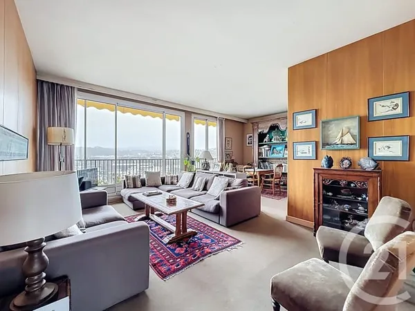 Appartement 8 pièces 153 m²