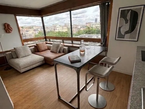 Grand studio meuble