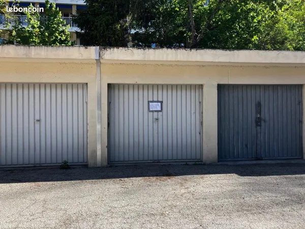 Stationnement Location Briançon   100€