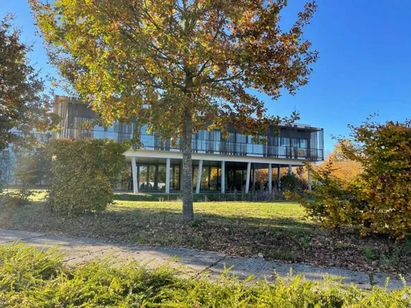 Bureaux 5047 m²