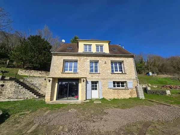 CREPY-EN-VALOIS, Maison ancienne rénovée avec jolie vue sur les remparts