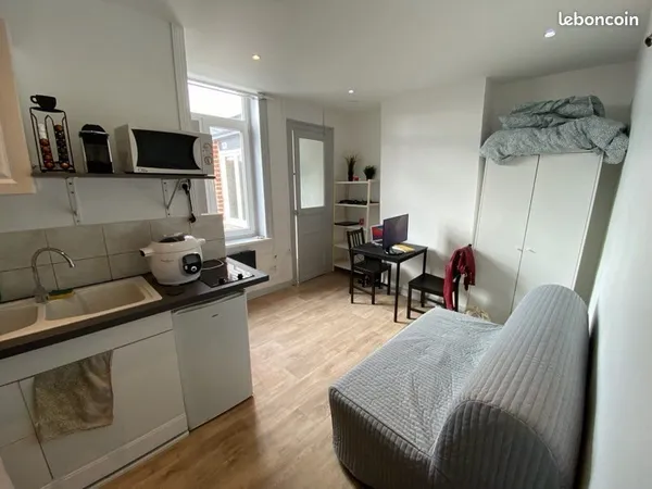 Studio meublé - eau chaude inclus - Secteur Catho/Vauban