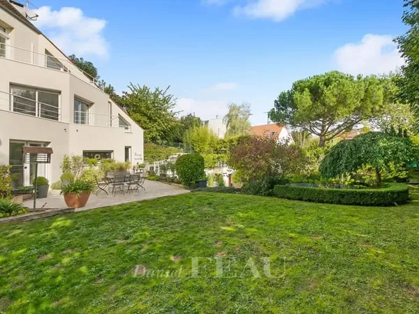 Garches - Propriété contemporaine avec piscine.