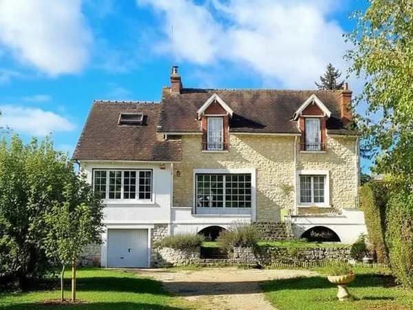 ÉLÉGANTE DEMEURE à MORET-SUR-LOING