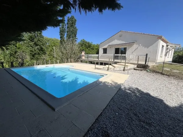 Villa avec piscine entre TONNEINS et CLAIRAC