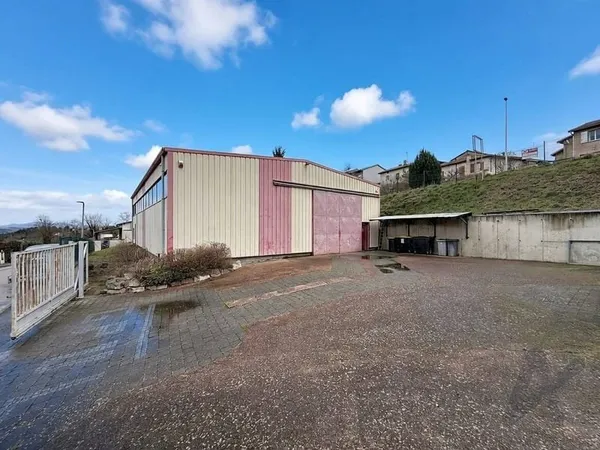 Entrepôt 330 m²