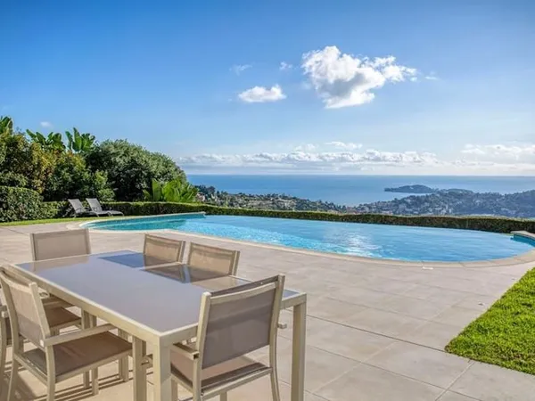 Maison 4 pièces 221 m²
