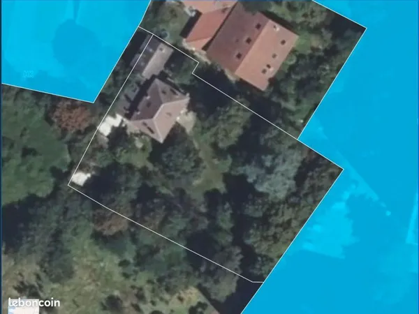 Maison de Maître sur parcelle de terrain constructible