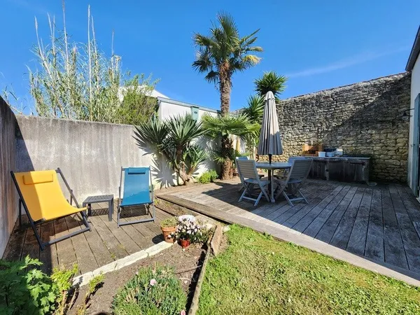 À VENDRE ILE D'OLERON - Maison individuelle coup de coeur 5 pièces - Terrain clos & terrasses + Gara