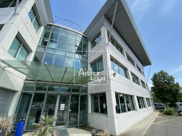 Bureaux 918 m²