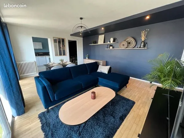 Grand appartement meublé 100 m² - 4 chambres - Bron Hôpitaux Est + Box