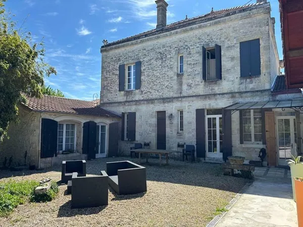 Maison Moulis En Médoc 13 pièce(s) 364 m2