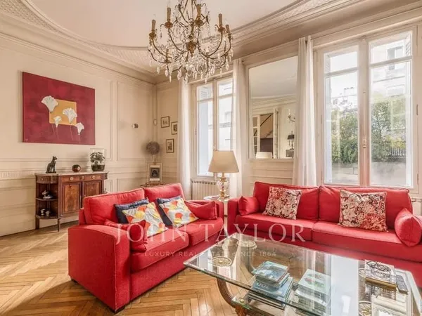 Maison bourgeoise avec cour et parking - Saint Seurin - John Taylor Bordeaux