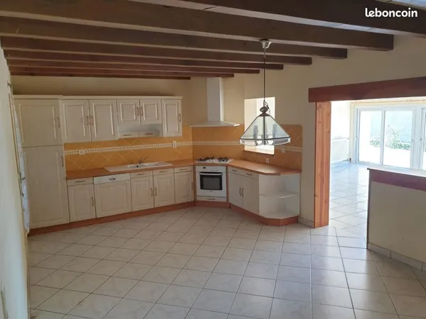 A louer t5+ en duplex r+1 de 136m² tres lumineux