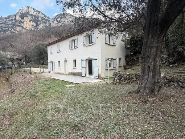 SPACIEUX 2 PIÈCES EN RDJ D'UNE MAISON RECENTE - TOURRETTES SUR L