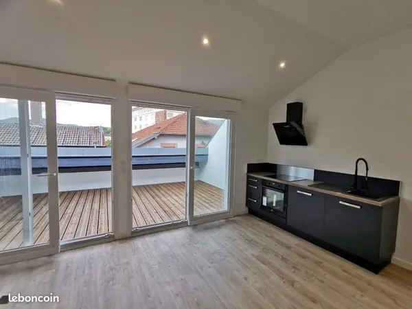 Appartement T3 avec cuisine équipée et terrasse