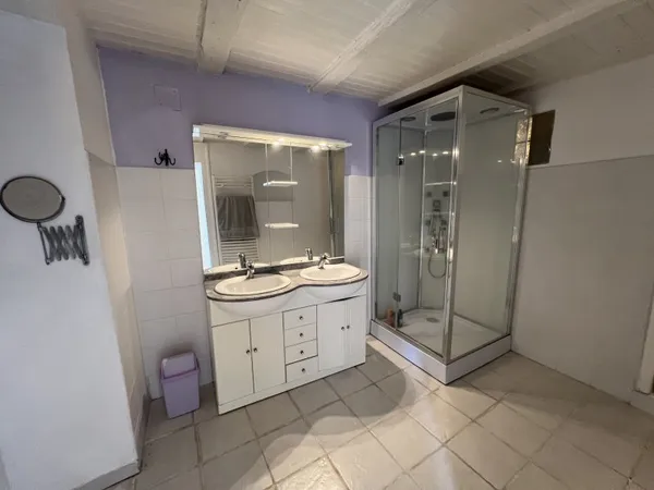 MAISON DE VACANCES AU BORD DE L'EAU