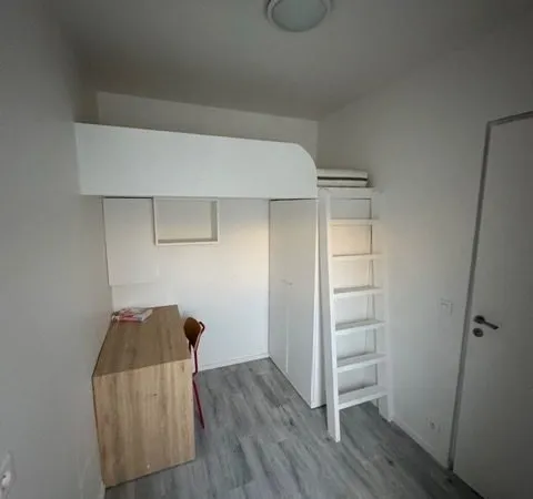Studio 1 pièce 8 m²