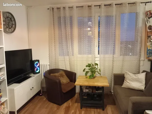 À louer : Appartement 3 pièces - 69 m² - Proche centre-ville