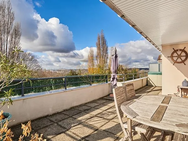 APPARTEMENT TERRASSE FAMILIAL AVEC BEAUX EXTERIEURS - 5 PIECES (3CH) : 105 M² CARREZ (118 M² utiles)