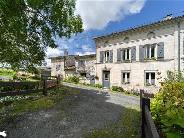 Maison 8 pièces 227 m²