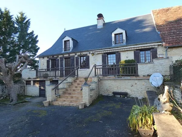 Maison 120 m2 / 4 chambres / sous-sol / cour / terrain 1500m²