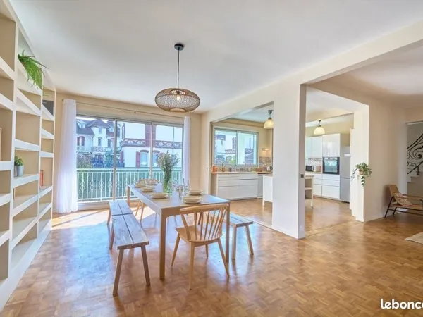 Chambre meublée et appartement individuel - Grande maison de Maître en colocation de 300 m² tout inc