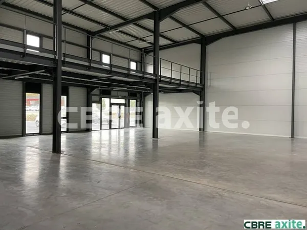 Local d'activité 845 m²