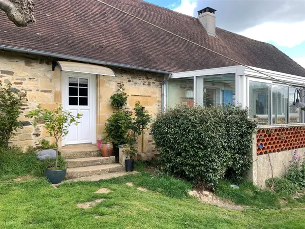 Dordogne - piscine - jardin mature - 3 chambres - calme