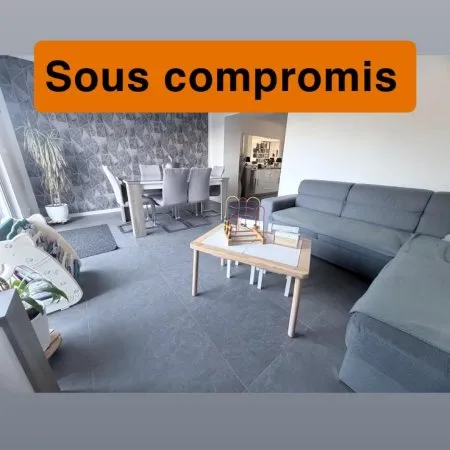 MAISON SEMI MITOYENNE