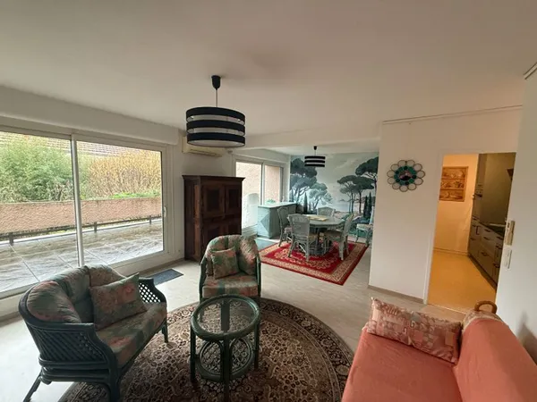 Appartement avec balcon et garage d'environ 83,73m2 comprenant une belle pièce de vie, avec 2 chambr