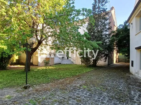Maison 8 pièces 289 m²