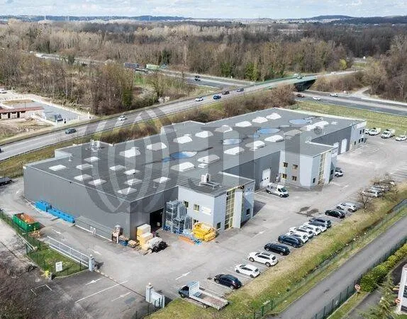 Local d'activité 194 m²