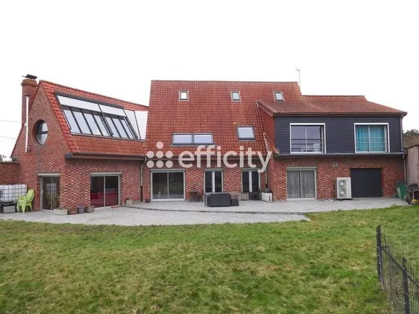 Maison de ville 10 pièces 260 m²