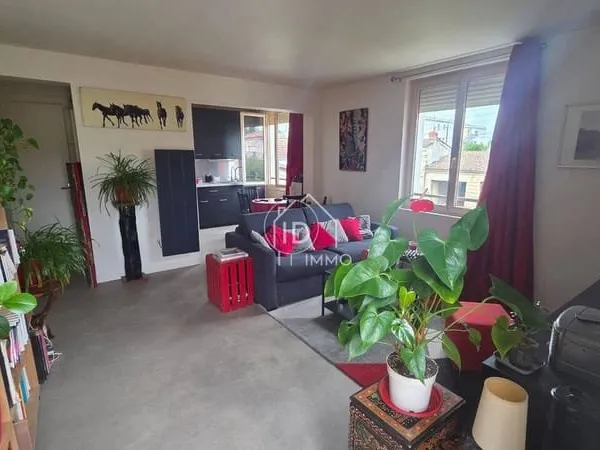 Maison 6 pièces 243 m²