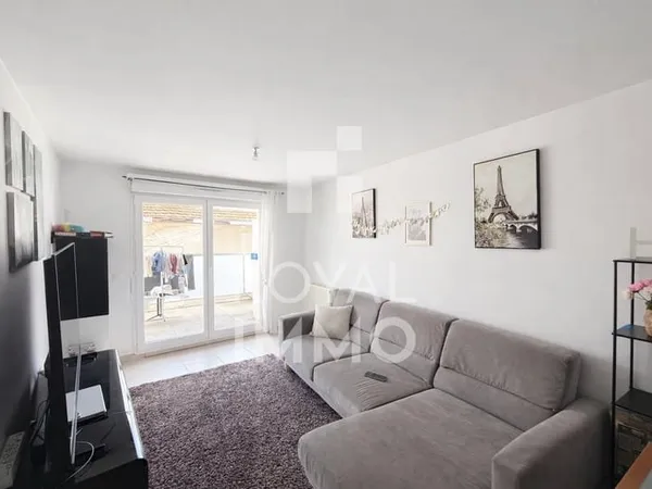 TOULON / Porche commodités et fac // Appartement T3 avec par
