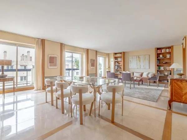 Appartement 6 pièces 237 m²