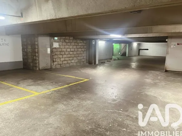 Parking 12 m²