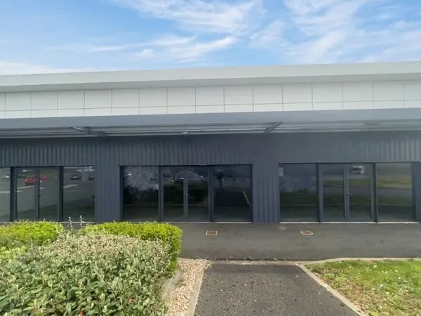 Locaux commerciaux de 352 m²